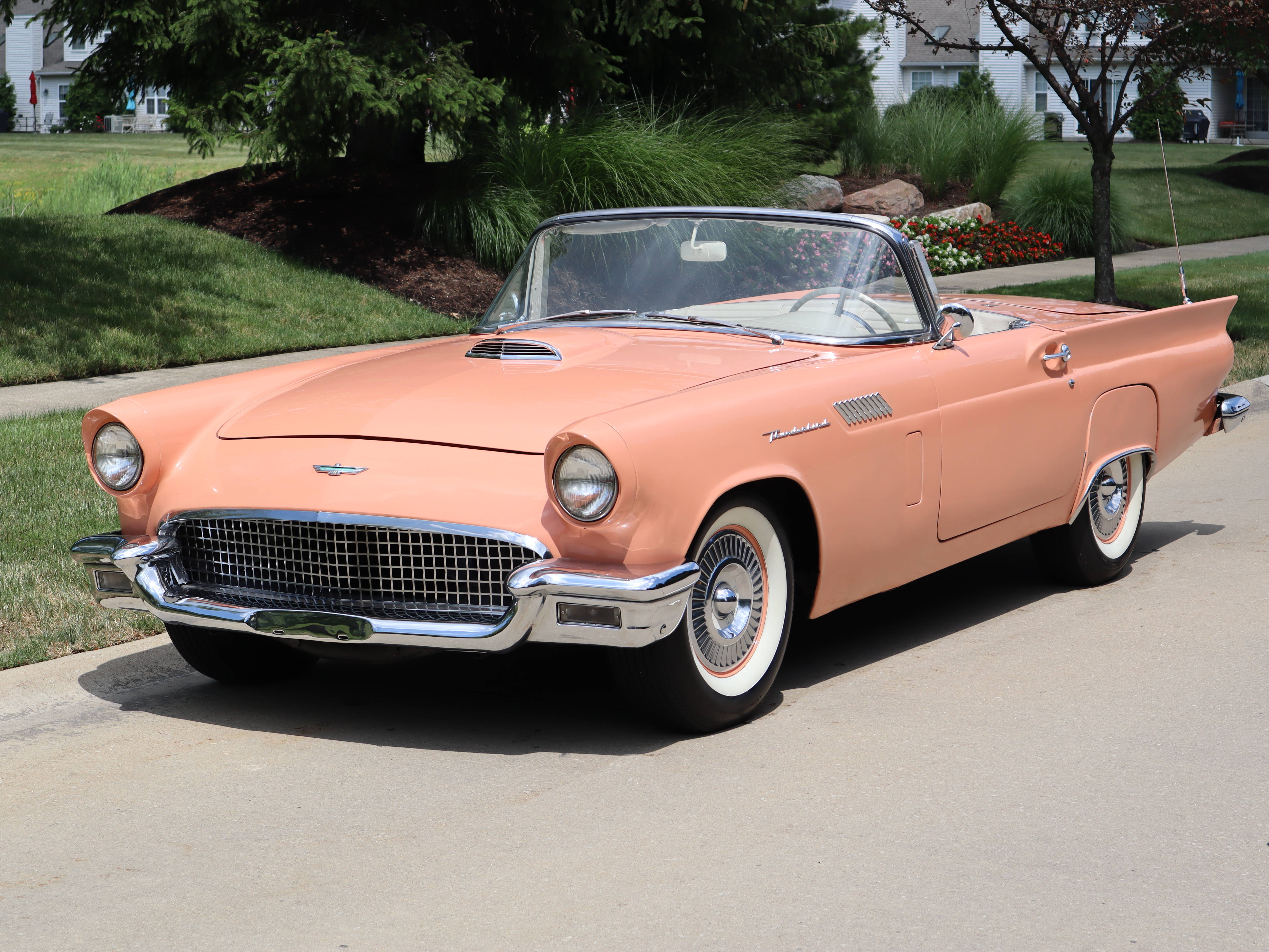 1957 Ford Thunderbird